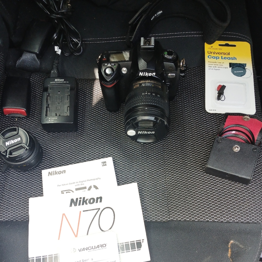 NIKON D70